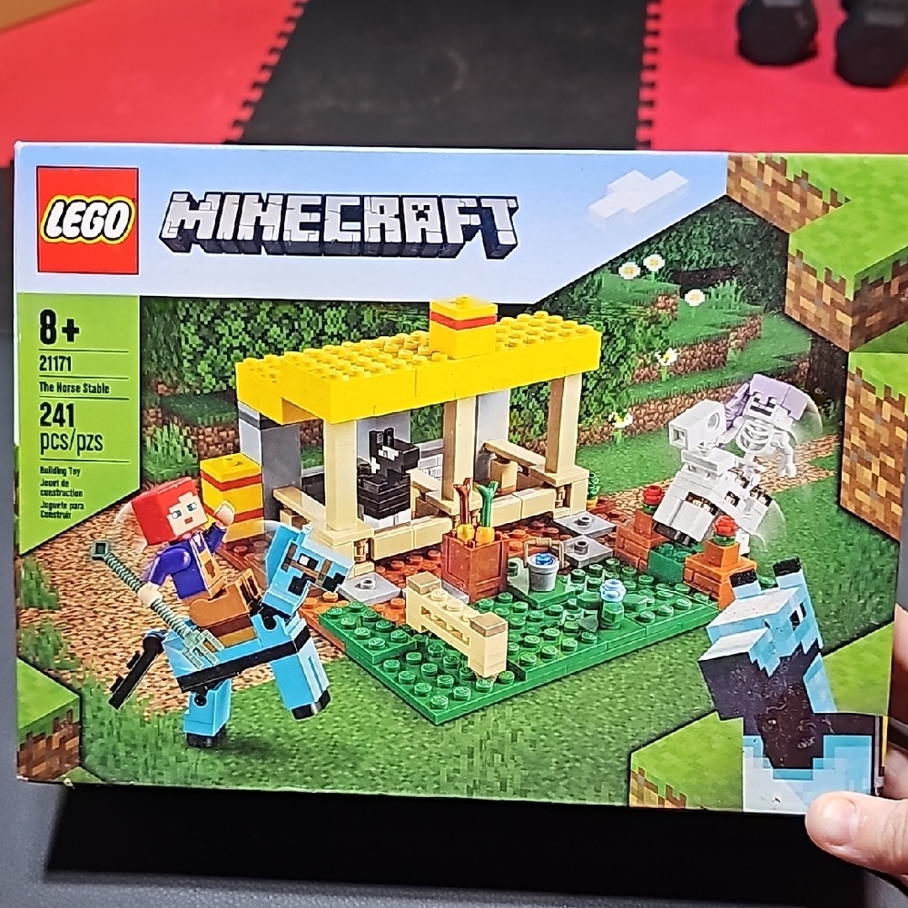 LEGO Minecraft The Horse Stable 21171 Retired